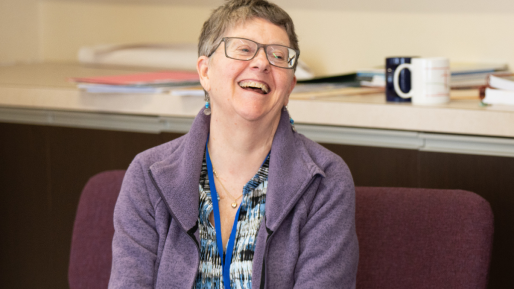 Alyson Huntly retires, leaving a legacy of inclusion and social justice at the Montreal School of Theology. Learn about her contributions.